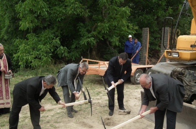 Първа копка за превръщането на крепостта Хоталич в туристическа атракция