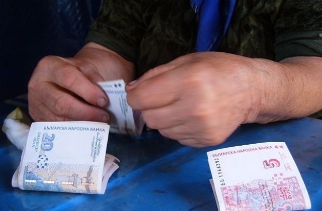 Баба „изгоря“ с 1500 лева за „златен пирон“