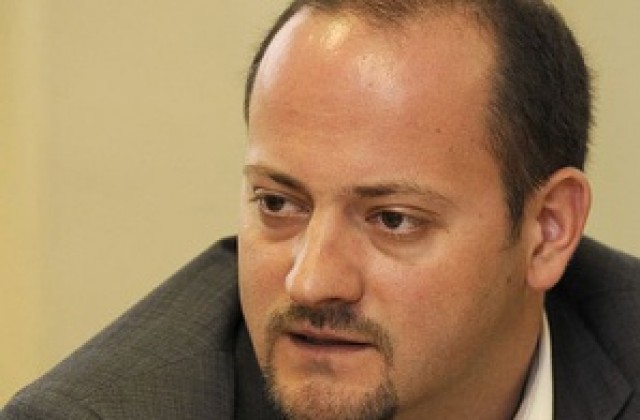 Радан Кънев: Правителството „Орешарски” е продукт на олигархични кръгове