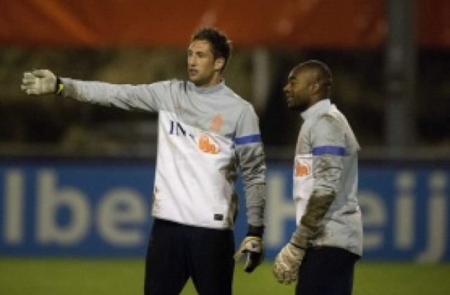 Фулъм затяга примката около Стекеленбург