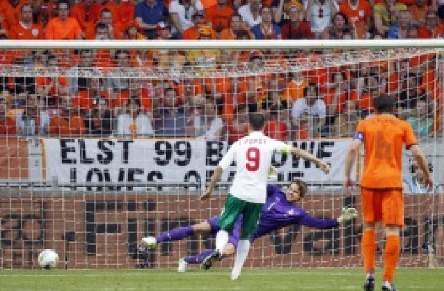 В Русия: Астън Вила иска и Ивелин Попов