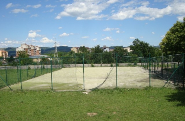 Дете загина при нелеп инцидент на футболно игрище