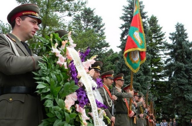 Велико Търново се поклони пред подвига на Ботев и загиналите за свободата на България