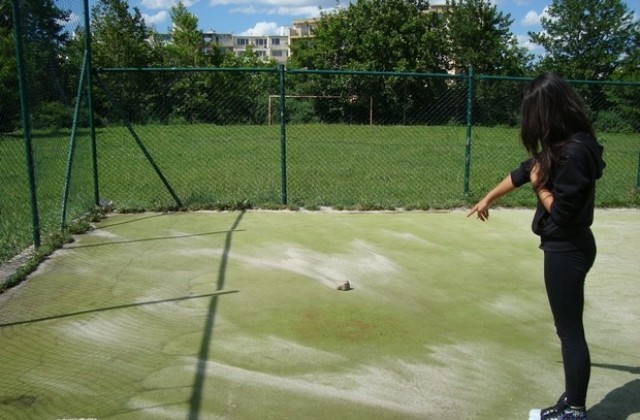 Комисия ще проверява училищните площадки заради трагичния инцидент със загиналото дете