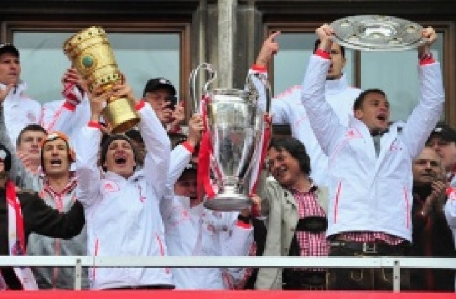 СНИМКИ: Мюнхен посрещна триумфално своите герои след спечеления требъл