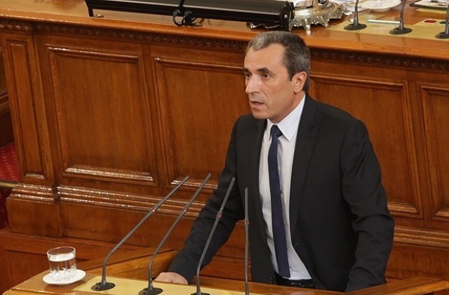 Пламен Орешарски готви рокади