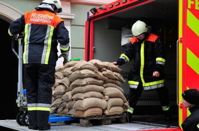 Подготвят евакуацията на стотици в Прага, очакват пик на наводненията