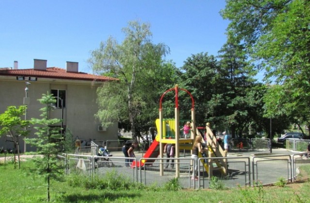 Започна обработка на пясъчниците в детските заведения и парковете в Г. Оряховица