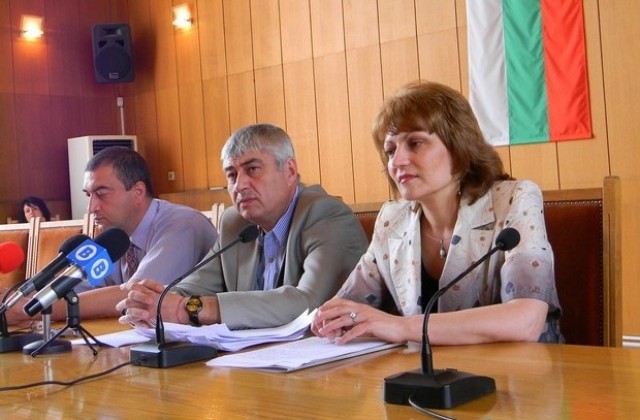 Проф. Пенчев приключи с Областна администрация, продължава преподавателската си кариера