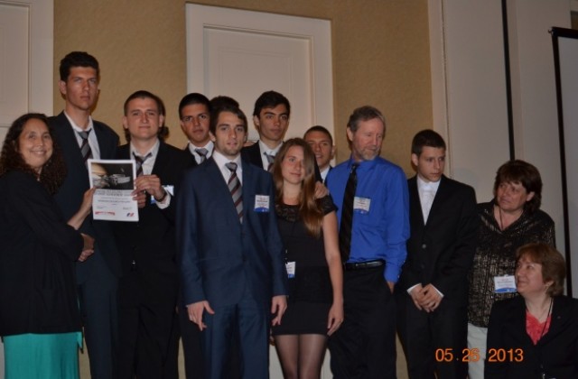 Варненски ученици се срещнаха с втория човек, стъпил на Луната