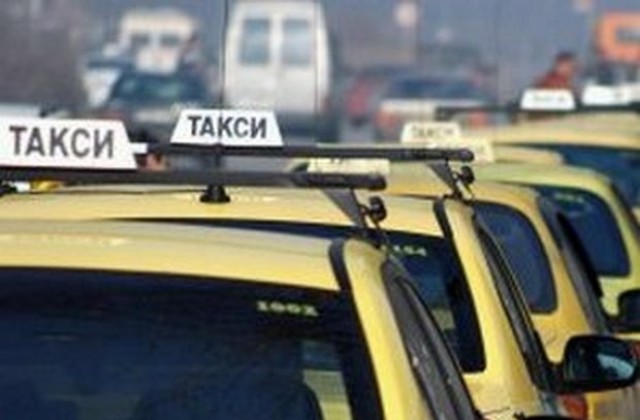 Нелегални таксита на Летище Бургас