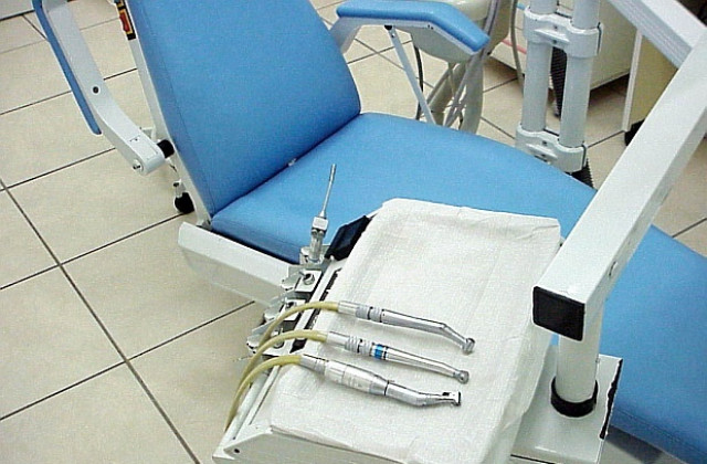 Излекуваха зъби на 4-годишно дете под пълна анестезия