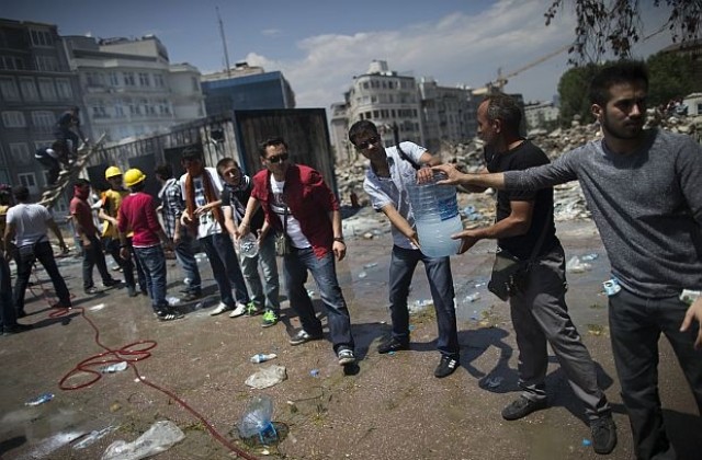 Външно министерство съветва българите в Турция да бъдат внимателни