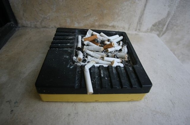 Внасят закона, който ще разреши отново цигарите в заведенията