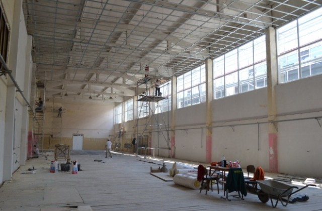 152 000 лв. влагат в ремонт на залата по борба в Горна Оряховица