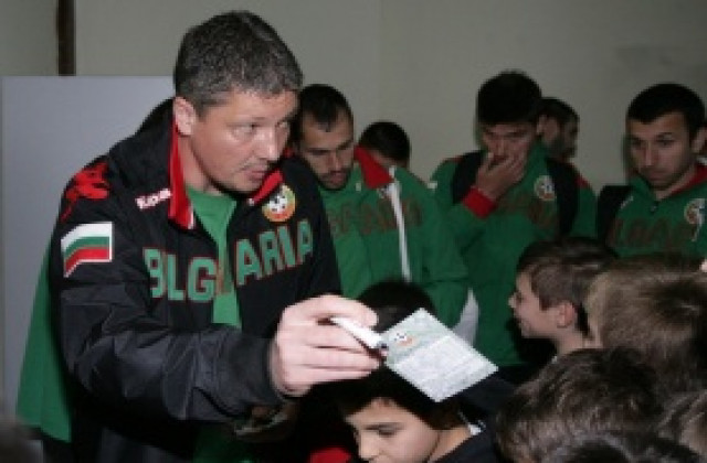 Любо Пенев: Може да се срещнем с Япония на Мондиал 2014