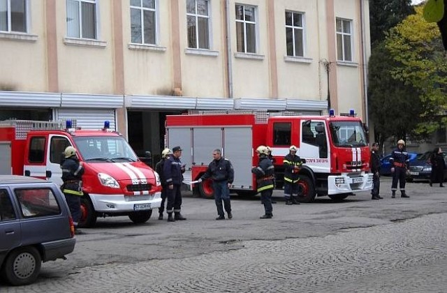 Ще чуе ли новият вътрешен министър проблемите на пожарникарите?