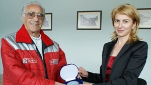 Легендата Николай Казаков връчи почетен знак от името на автомобилистите