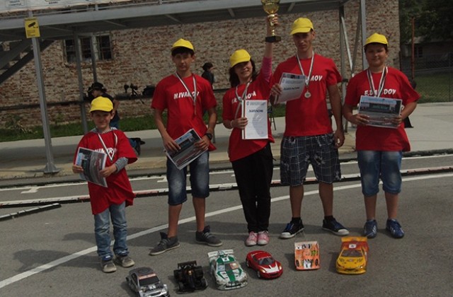 6 медала и отборна титла за врачанските автомоделисти