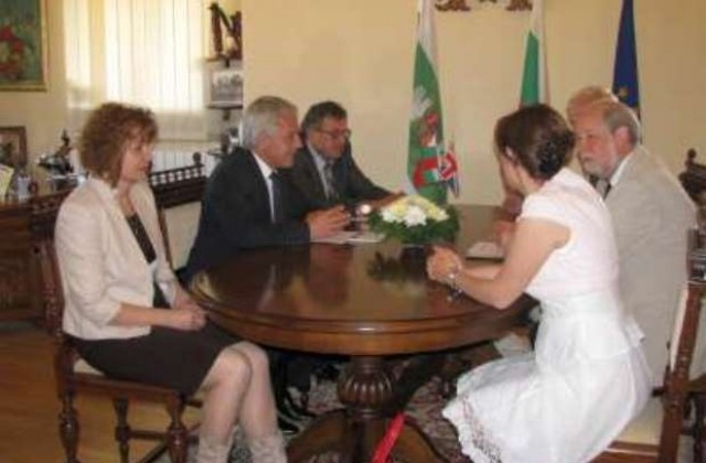 Вицепрезидентът Балфор на среща с кмета на Трявна