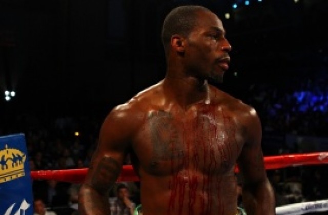 Чад Доусън загуби титлата в полутежка категория