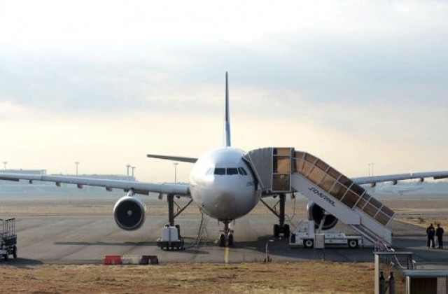 Стачки блокират летищата във Франция