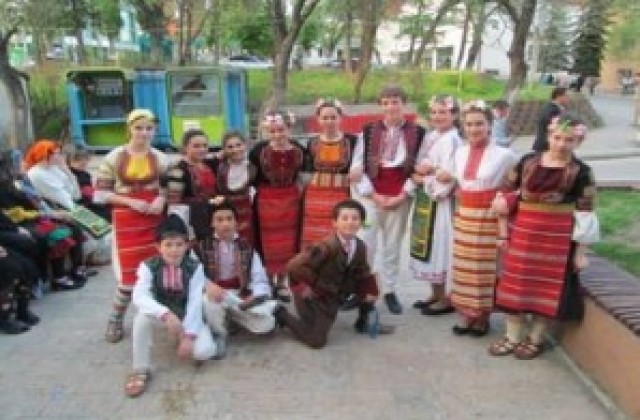 Деца от Кюстендил и Пробищип канят на концерт  Заедно в традициите и в бъдещето