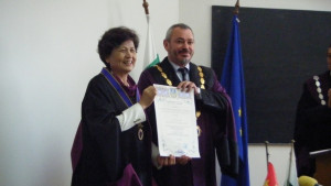 ВТУ официално връчи званието почетен доктор на Сю Лин