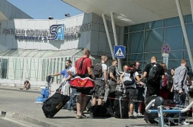 Столичният аеропорт е обслужил повече пътници през май