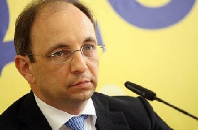 Н. Василев: Да се направят съкращения в администрацията незабавно и с един замах