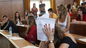 Къде се подават кандидатстудентски документи