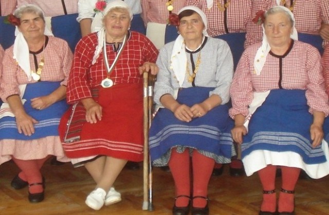 Станка Динева от село Добрич - балкански фолк шампион
