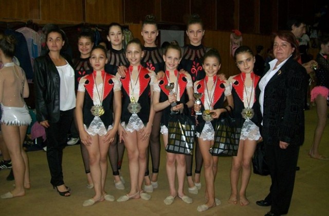 Отлично представяне на клуб Анелия