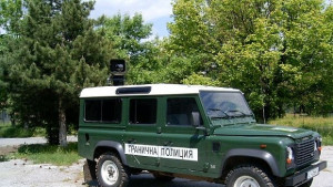 Гранични полицаи задържаха 12 нелегални имигранти