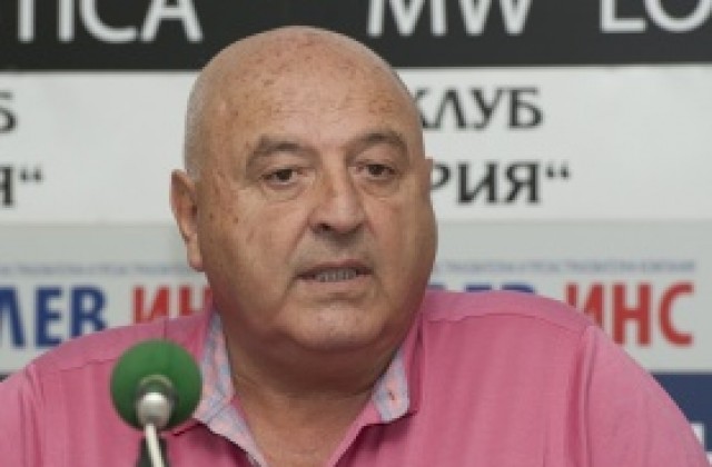 Осъдиха Венци Стефанов за клевета