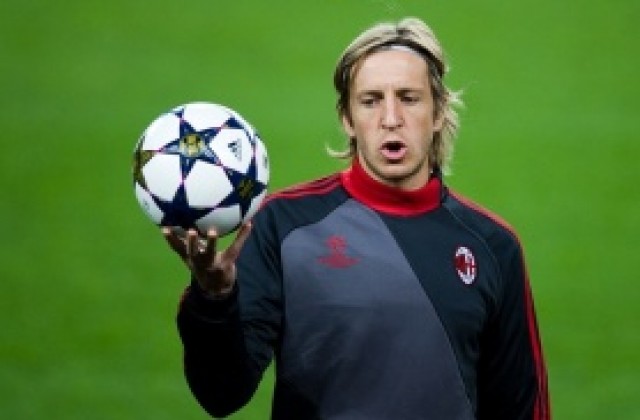 Официално: Амброзини се сбогува с Милан