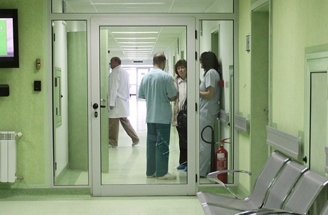 Над 800 лекари и 1000 медицински сестри практикуват в региона