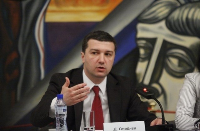 Стойнев: ВМЗ трябва да остане държавно предприятие