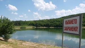 Кметът на община Тунджа забрани къпането във всички водни площи