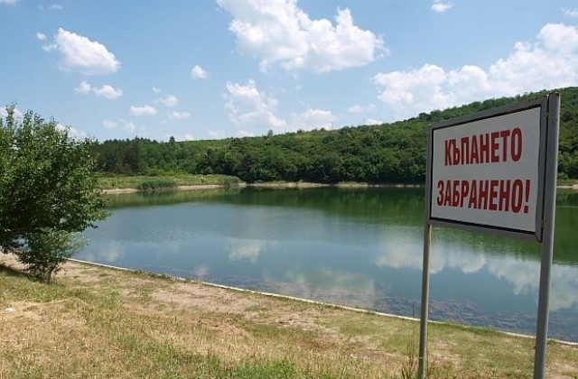 Кметът на община „Тунджа” забрани къпането във всички водни площи