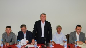 Греков Трябва спешно наредба за работата на семепроизводителите