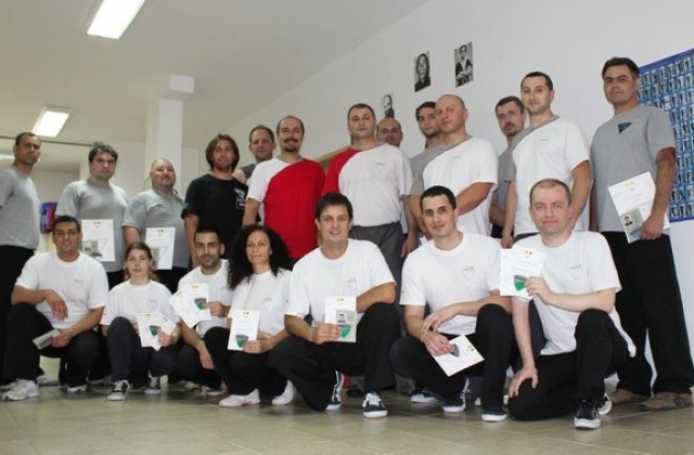 Международно признат майстор по самоотбрана проведе семинар по Винг Тчун във В. Търново