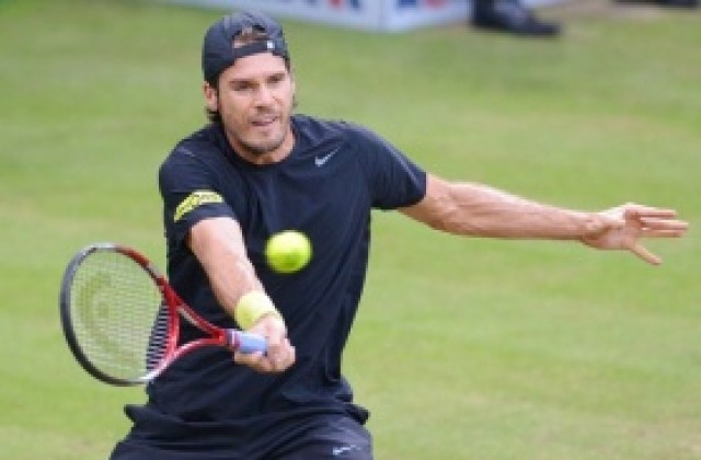 Шампионът в Хале Хаас се класира на 1/4-финалите