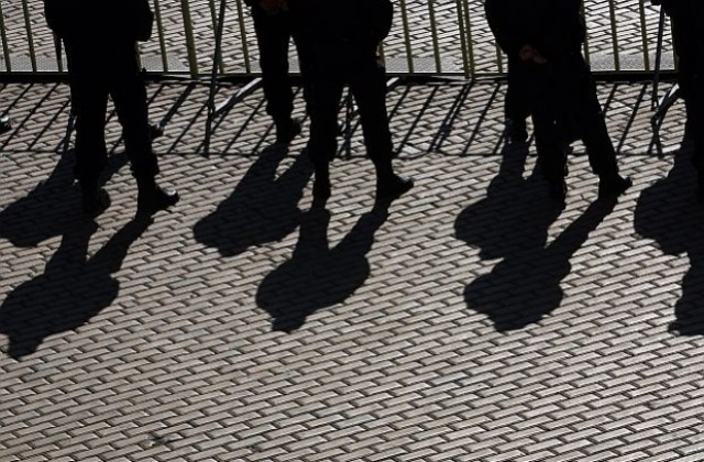 Хиляди напускат ДАНС