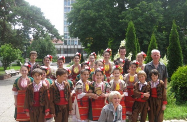 Да подкрепим децата- танцьори от Кюстендилче в Надиграй ме