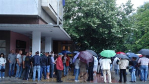 Около 100 души протестираха срещу избора на Делян Пеевски за