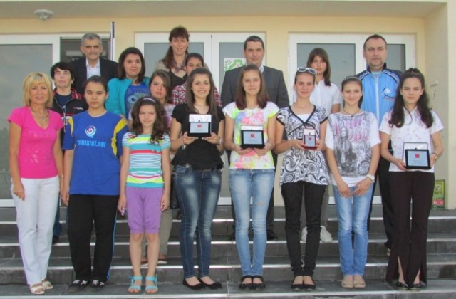 Горнооряховският кмет награди призьорите в Ученически игри 2013