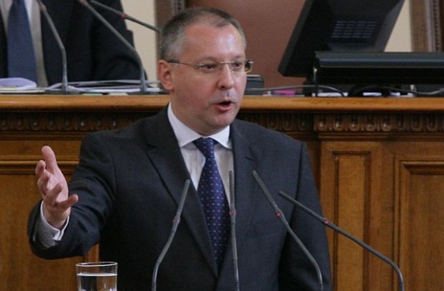 Станишев: Пеевски бе политическа грешка, няма да подам оставка