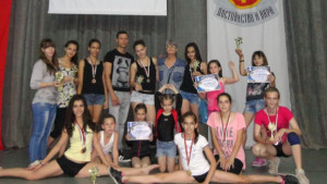 Девет купи и шестнайсет медала за VDANCE от Вълшебен свят