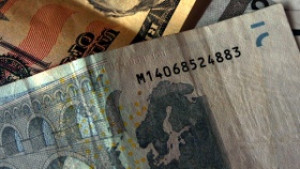 5000 богати французи готови да си платят данъците